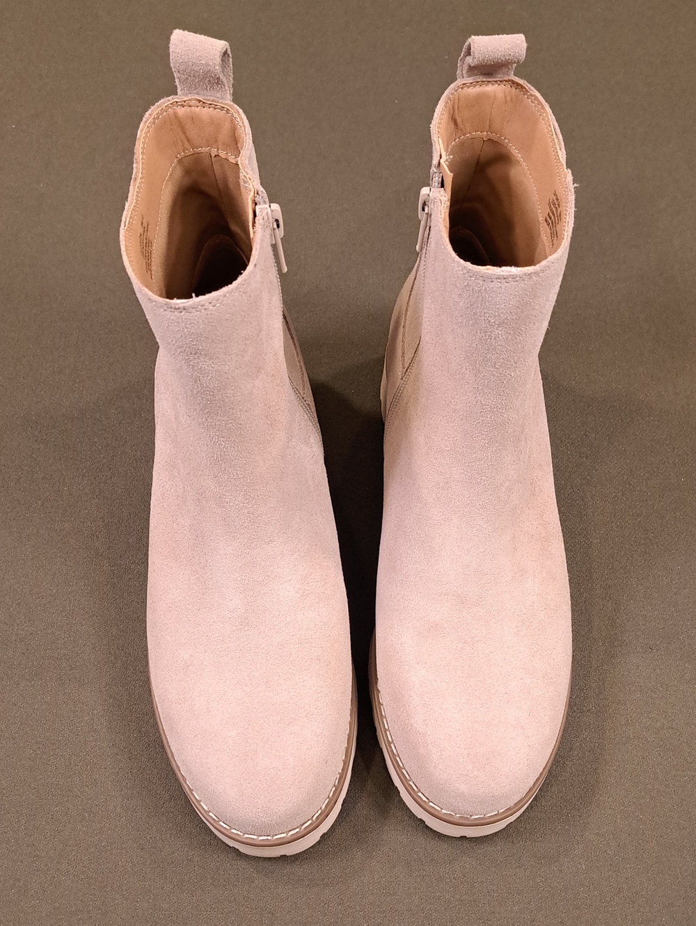 Crown Vintage Taylen Bootie - Color: Dove - Size: Women 9 - Picture 2 of 11
